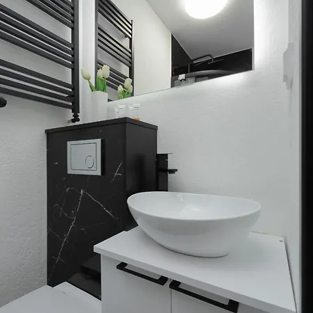 Cozy Studio Poznanska In By Renters * Lodz